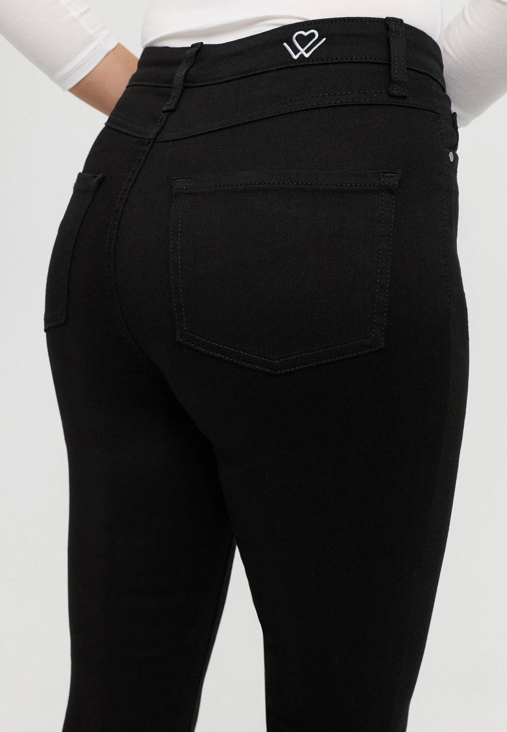 Jeans de Cintura Alta Forever en Negro Intenso